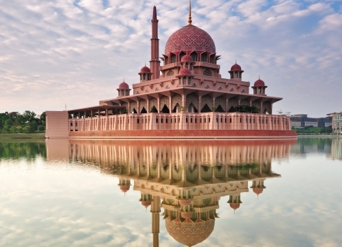 ピンクモスク（プトラモスク）